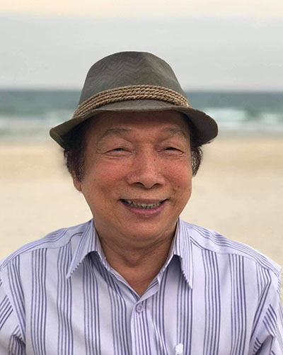  Nhà văn Hữu Phương.