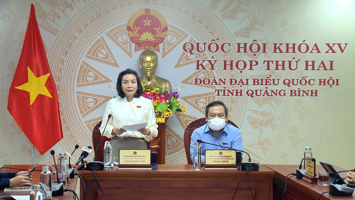 Đại biểu Nguyễn Minh Tâm thảo luận tại phiên họp