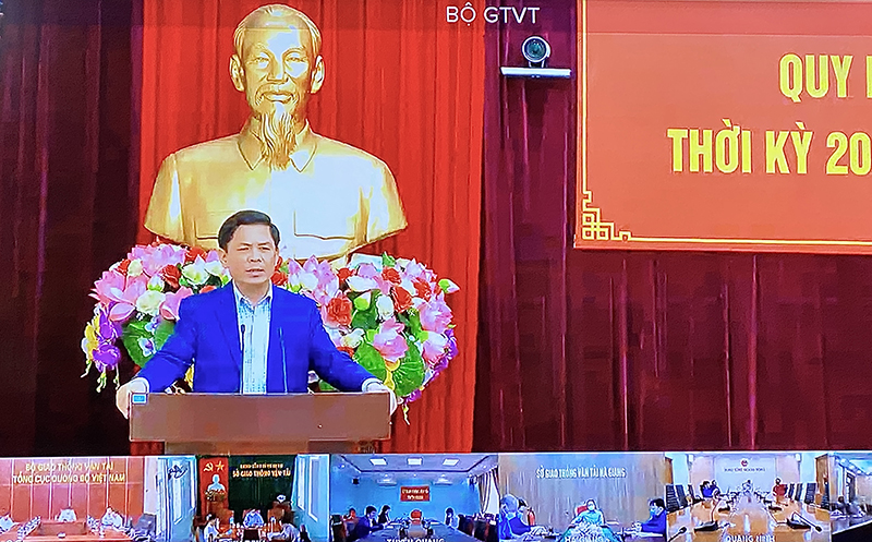 Đồng chí Bộ trưởng Bộ GTVT Nguyễn Văn Thể phát biểu tại hội nghị.