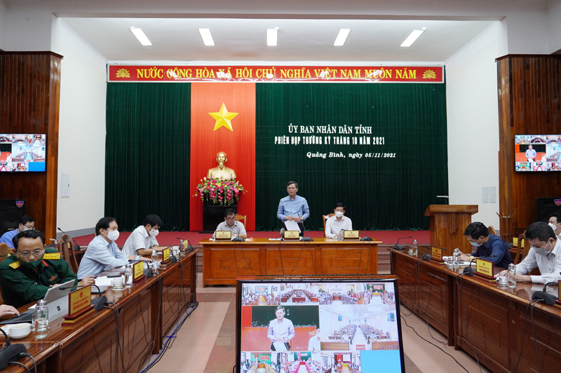 Đồng chí Chủ tịch UBND tỉnh Trần Thắng phát biểu kết luận phiên họp