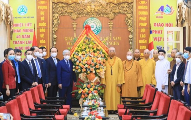 Chúc mừng Giáo hội Phật giáo Việt Nam nhân kỷ niệm 40 năm thành lập. (Ảnh: Vinh DIệp)