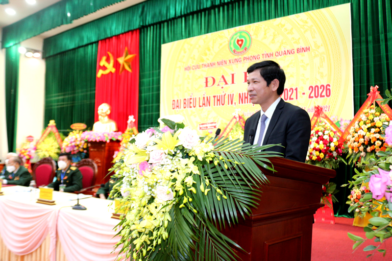 Đồng chí Phó Chủ tịch UBND tỉnh Hồ An Phong phát biểu tại đại hội.