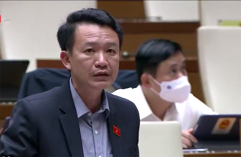 Đại biểu Trần Quang Minh chất vấn Bộ trưởng Bộ KH và ĐT