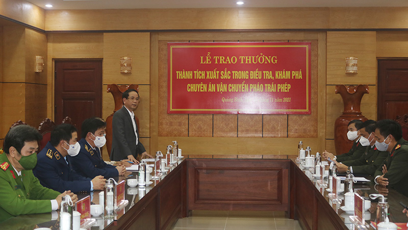 Đồng chí Phan Mạnh Hùng, Tỉnh ủy viên, Phó Chủ tịch UBND tỉnh, Trưởng Ban Chỉ đạo 389 tỉnh phát biểu chỉ đạo tại buổi lễ.