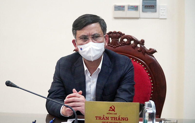 Đồng chí Chủ tịch UBND tỉnh Trần Thắng dự buổi làm việc