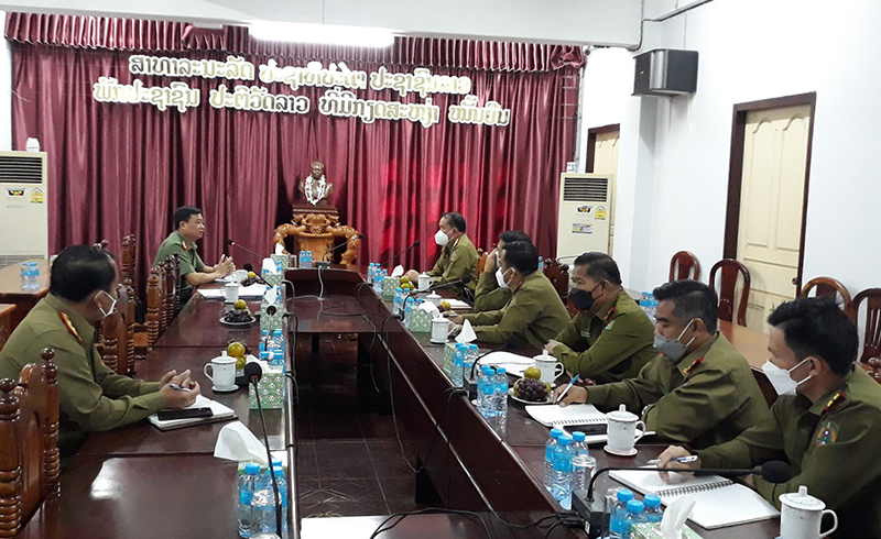 Đoàn công tác của Công an tỉnh do đại tá Lê Văn Hóa, Phó Giám đốc làm việc với Công an nước bạn Lào.