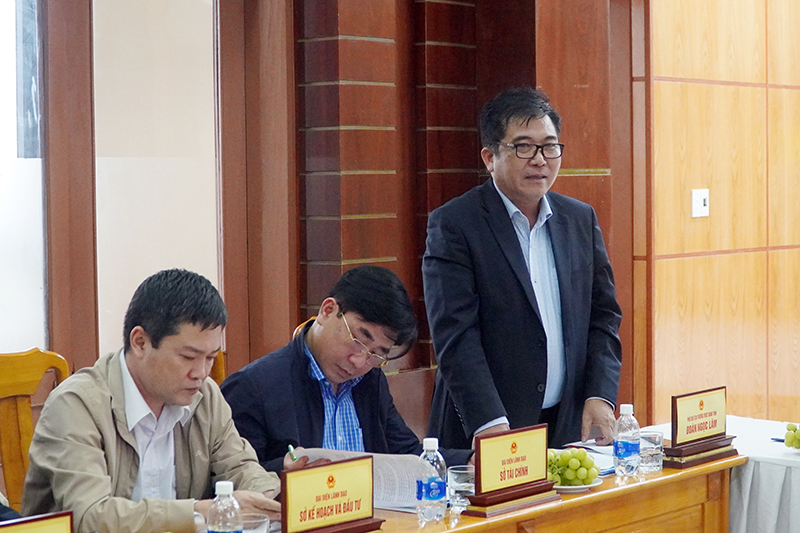 Đồng chí Phó Chủ tich Thường trực UBND tỉnh Đoàn Ngọc Lâm phát biểu tại buổi làm việc.
