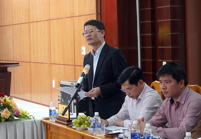 Đồng chí Phan Văn Thường, Tỉnh ủy viên, Trưởng Ban quản lý KKT báo cáo hoạt động năm 2021