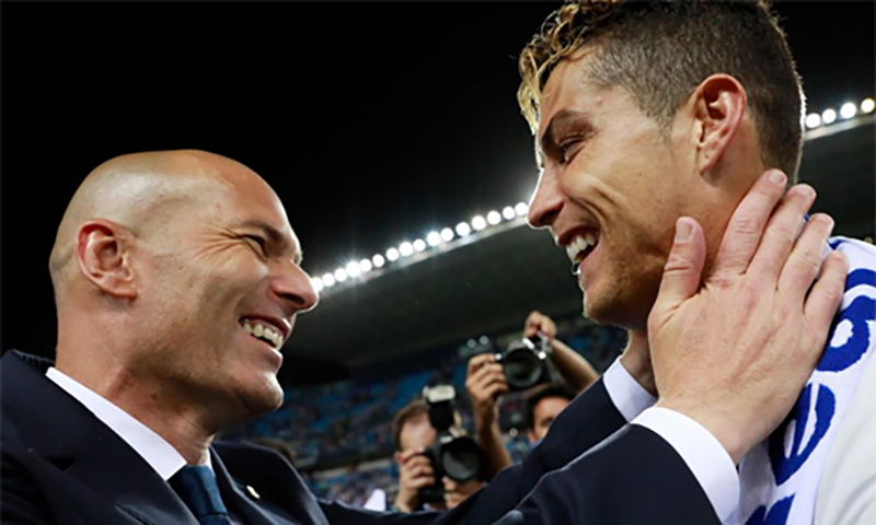 Ronaldo là cầu nối quan trọng trong kế hoạch đưa Zidane tới Old Trafford.