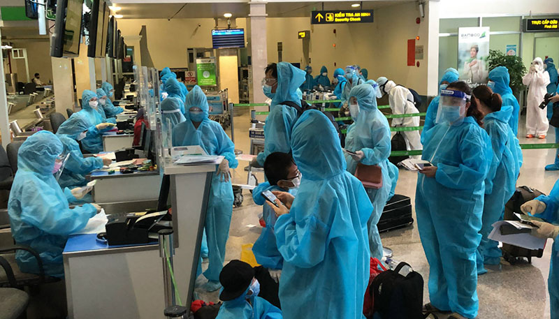 Công dân Quảng Bình từ TP. Hồ Chí Minh và các tỉnh phía Nam về quê trên chuyến bay đặc biệt vào tháng 8-2021.