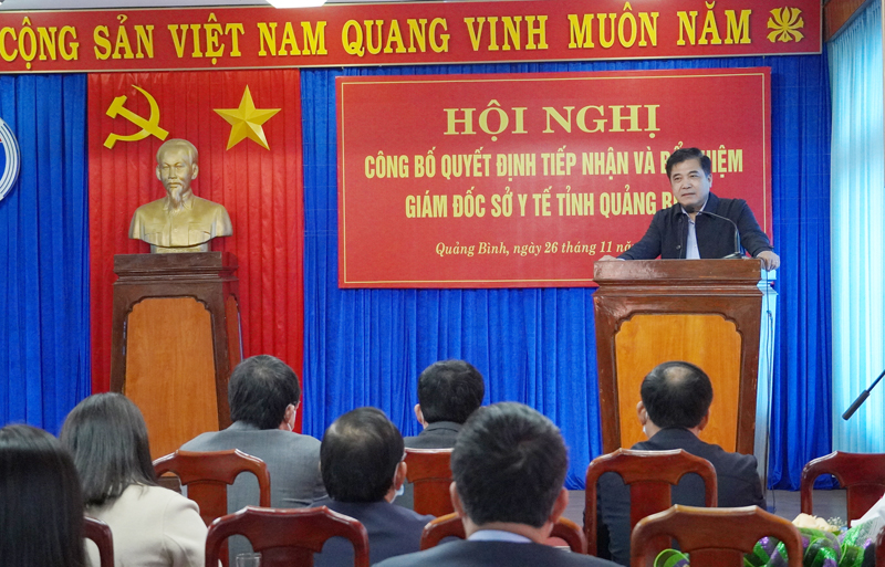  Đồng chí Phó Chủ tịch Thường trực UBND tỉnh Đoàn Ngọc Lâm phát biểu tại buổi lễ.