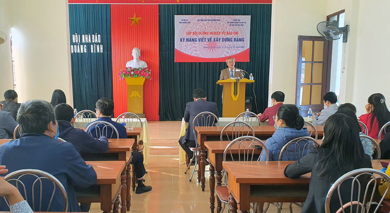 Hội Nhà báo Việt Nam tỉnh tổ chức khai mạc lớp tập huấn “Kỹ năng viết về xây dựng Đảng”.