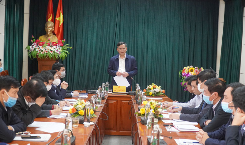 Đồng chí Chủ tịch UBND tỉnh Trần Thắng yêu cầu: Phấn đấu trong 6 tháng đầu năm 2022 phủ sóng 100% đối với các vùng lõm sóng di động trên địa bàn tỉnh và 100% người dân dùng ứng dụng PC-COVID. 