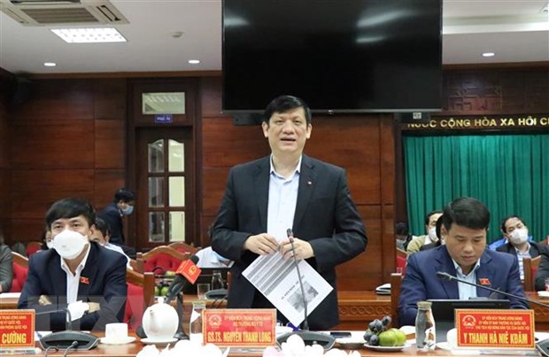  Bộ trưởng Bộ Y tế kiểm tra hệ thống y tế phòng, chống dịch COVID-19 tại Đắk Lắk. (Ảnh: Tuấn Anh/TTXVN)