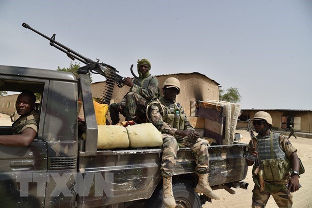 Binh sỹ Niger gác tại một căn cứ quân sự ở Bosso. (Nguồn: AFP/TTXVN)