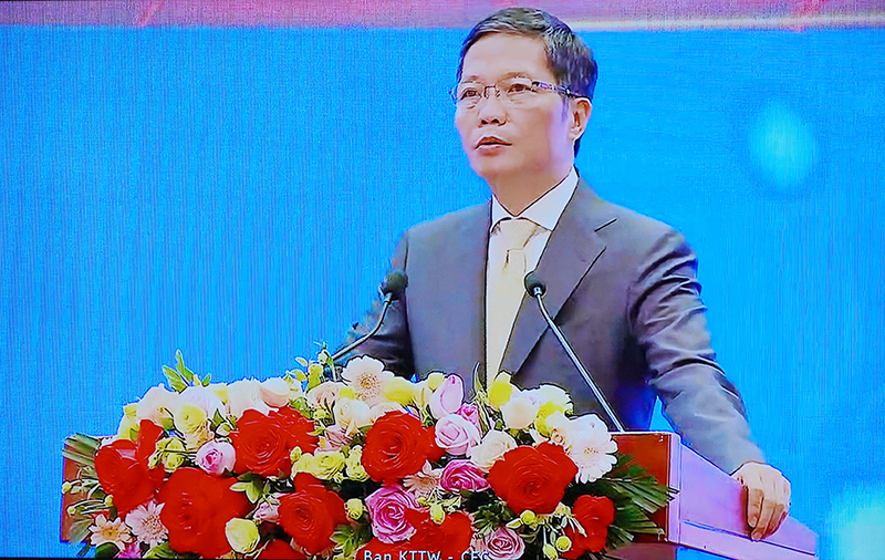 Đồng chí Trưởng ban Kinh tế Trung ương Trần Tuấn Anh phát biểu khai mạc diễn đàn.