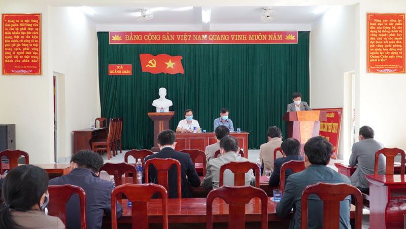  Sở Y tế họp bàn phương án chống dịch tại xã Quảng Châu.