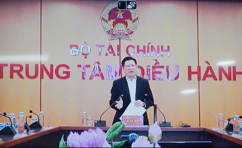 Bộ trưởng Bộ trưởng Bộ Tài chính Hồ Đức Phớc phát biểu tại buổi làm việc.