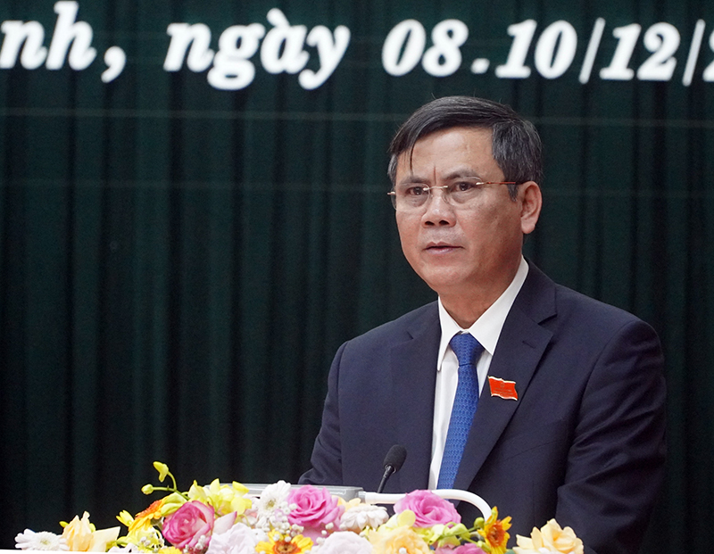 Đồng chí Chủ tịch UBND tỉnh Trần Thắng phát biểu tại kỳ họp