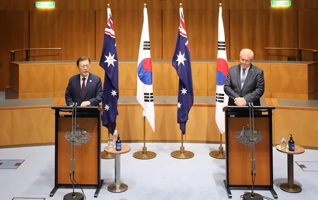 Tổng thống Hàn Quốc Moon Jae-in (trái) và Thủ tướng Australia Scott Morrison tại cuộc họp báo chung ở Canberra. (Ảnh: Yonhap)