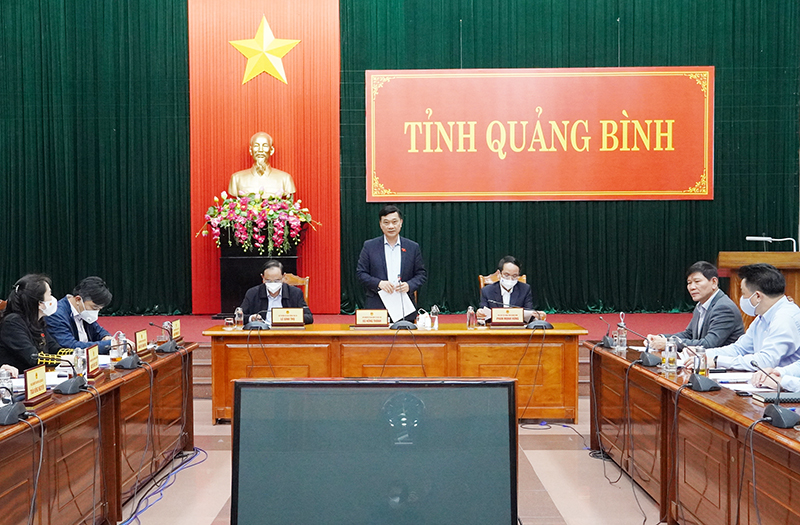 Đồng chí Chủ nhiệm Ủy ban Kinh tế của Quốc hội Vũ Hồng Thanh phát biểu tại buổi làm việc.