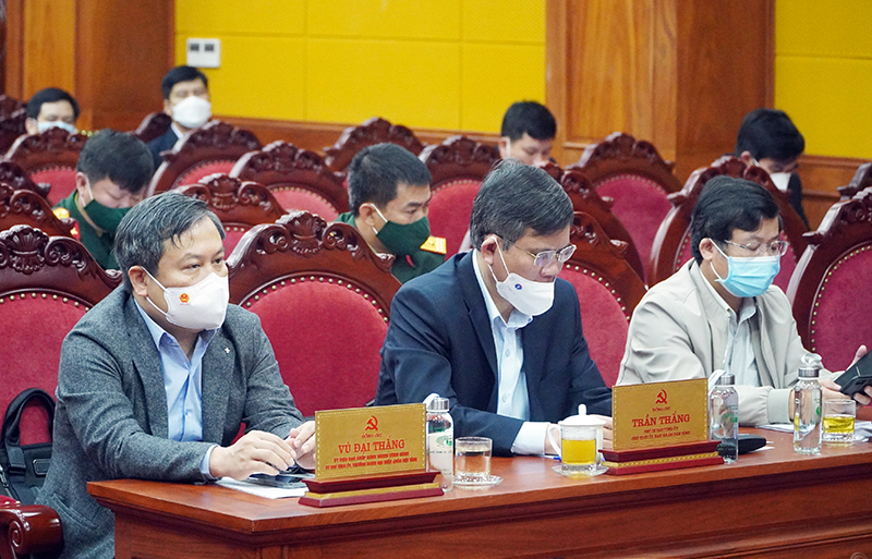 Các đồng chí lãnh đạo tỉnh dự hội nghị tại điểm cầu Quảng Bình.