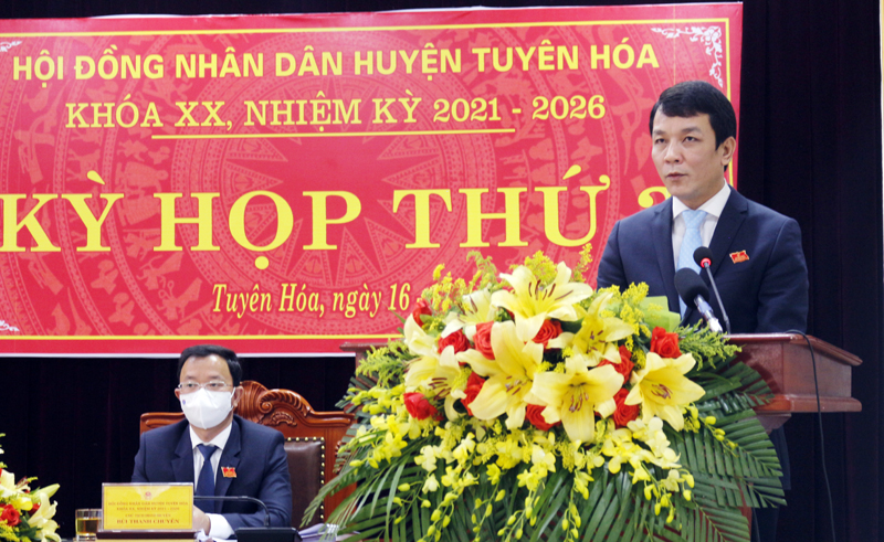  Đồng chí đồng chí Nguyễn Hoài Nam, Bí thư Huyện ủy thông tin về kết quả kỳ họp thứ 4, HĐND tỉnh khóa XVIII.