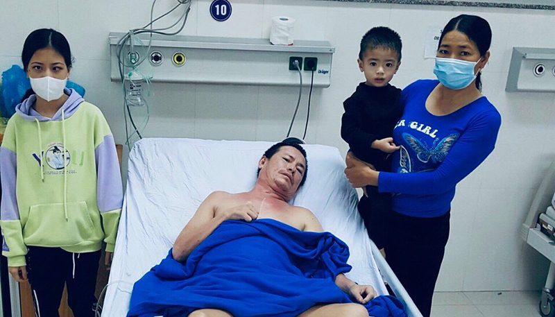 Gia đình anh Mai Quang Huy gồm 4 người đang điều trị Covid-19 tại Bệnh viện hữu nghị Việt Nam-Cuba Đồng Hới.