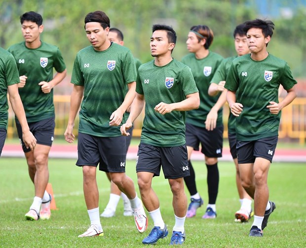 Tiền vệ Chanathip tập luyện với đội tuyển Thái Lan, chuẩn bị cho trận gặp Việt Nam ở bán kết AFF Cup 2020. (Ảnh: FAT)