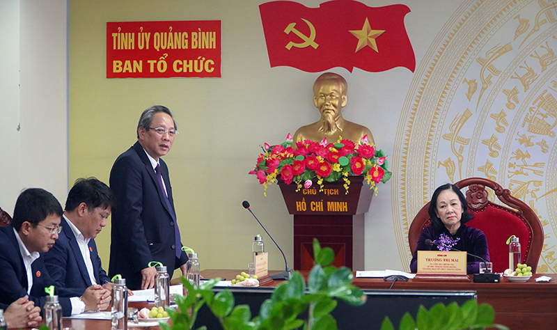 Đồng chí Phó Trưởng ban Tổ chức Trung ương Hoàng Đăng Quang phát biểu tại buổi làm việc.