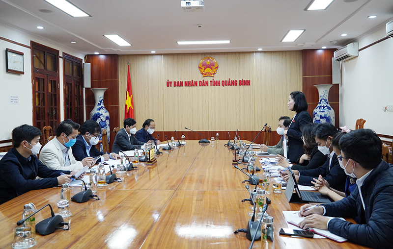 Đồng chí Phó trưởng đoàn ĐBQH tỉnh Nguyễn Minh Tâm phát biểu tại buổi làm việc.