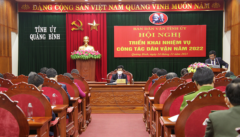 Đồng chí Trưởng ban Dân vận Tỉnh ủy Lê Văn Bảo chủ trì hội nghị.
