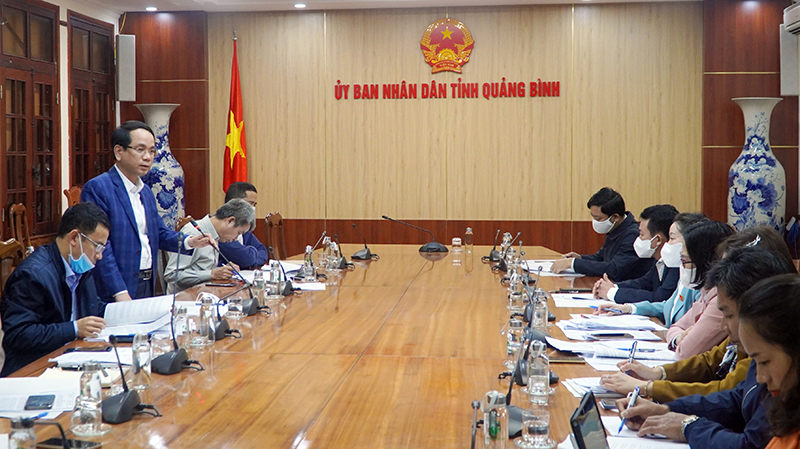 Đồng chí Phó Chủ tịch UBND tỉnh Phan Mạnh Hùng phát biểu tại buổi giám sát.