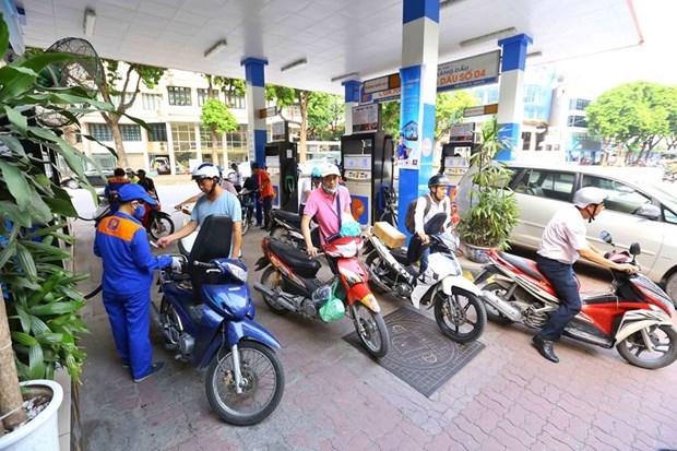 Một trong những điểm bán xăng của Petrolimex tại Hà Nội. (Ảnh: Đức Duy/Vietnam+)