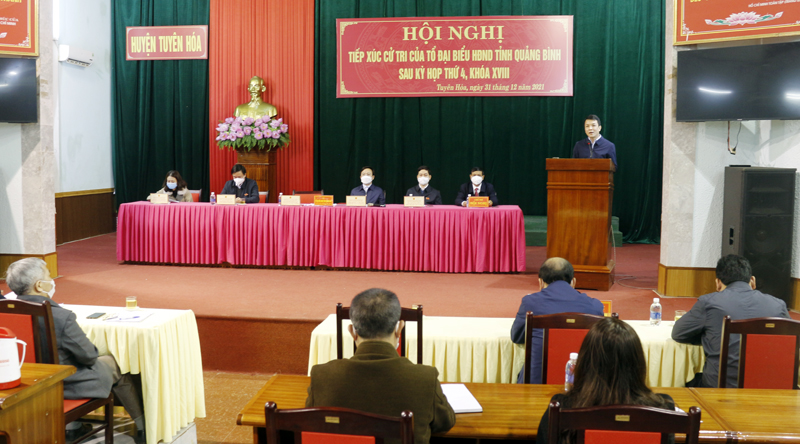 Đại biểu Nguyễn Hoài Nam, thay mặt tổ đại biểu HĐND tỉnh tiếp thu, trả lời ý kiến, kiến nghị của cử tri.