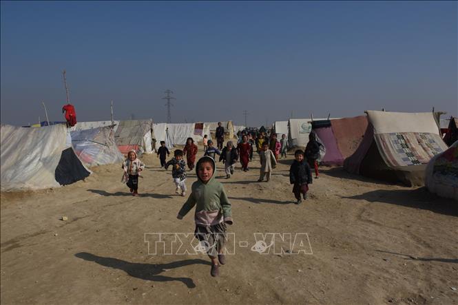 Trẻ em tại trại tị nạn ở Mazar-i-Sharif, tỉnh Balkh, Afghanistan, ngày 20/11/2021. Ảnh minh họa: THX/TTXVN