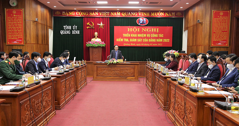 Đồng chí Phó Bí thư Thường trực Tỉnh ủy Trần Hải Châu điều hành hội nghị.