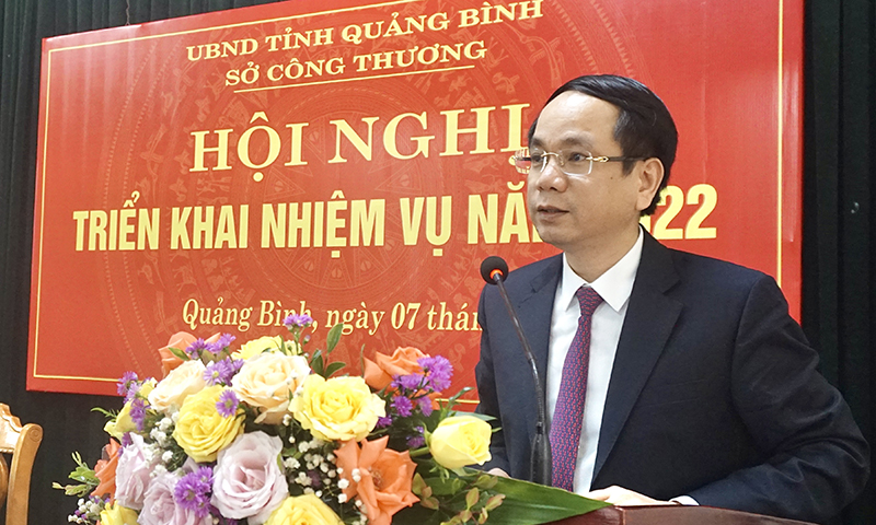 Đồng chí Phó Chủ tịch UBND tỉnh Phan Mạnh Hùng phát biểu chỉ đạo tại hội nghị.