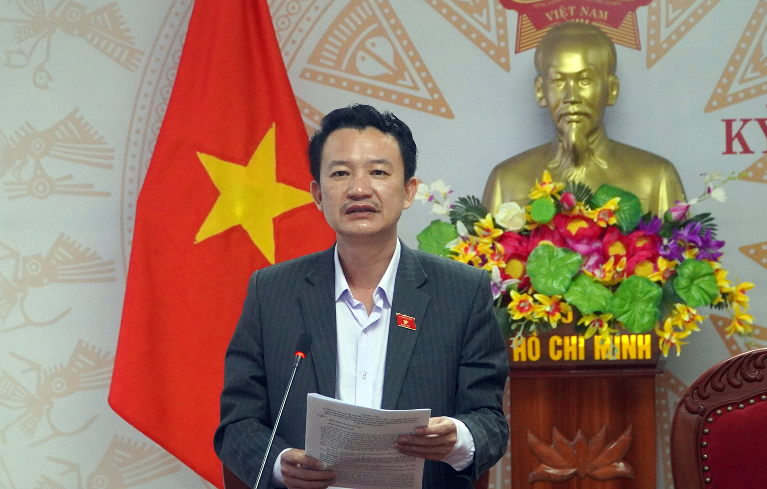  Đại biểu Trần Quang Minh phát biểu tại phiên thảo luận sang 10/1/2022