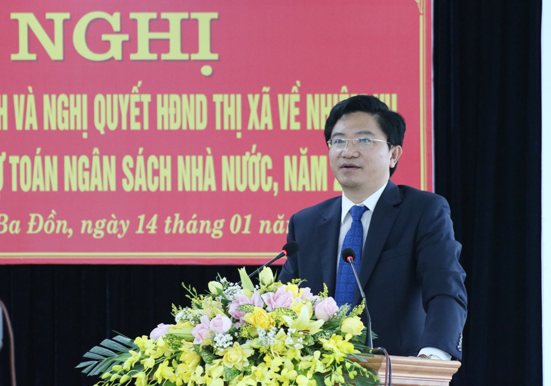 Đồng chí Bí thư Thị ủy Ba Đồn Trương An Ninh phát biểu tại hội nghị