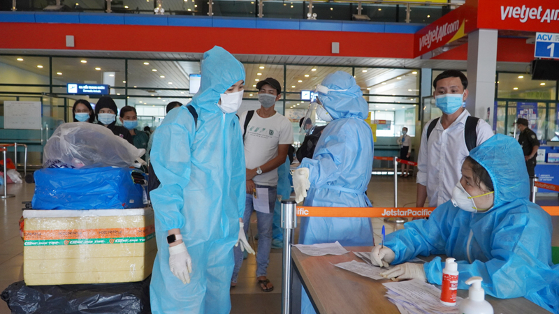 Quảng Bình yêu cầu có giấy chứng nhận âm tính với SARS-CoV-2 trong vòng 72 giờ đối với người về từ địa bàn có khả năng lây nhiễm cao (cấp 4, vùng cách ly y tế (phong tỏa) trong dịp Tết Nguyên đán.