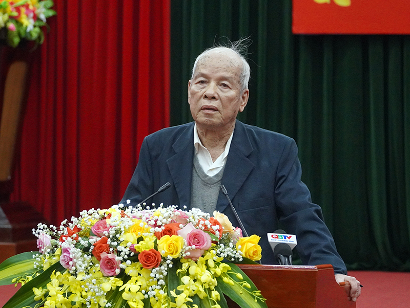 Đồng chí Trần Dụ, nguyên Chủ nhiệm UBKT Tỉnh ủy phát biểu tại buổi gặp mặt. 