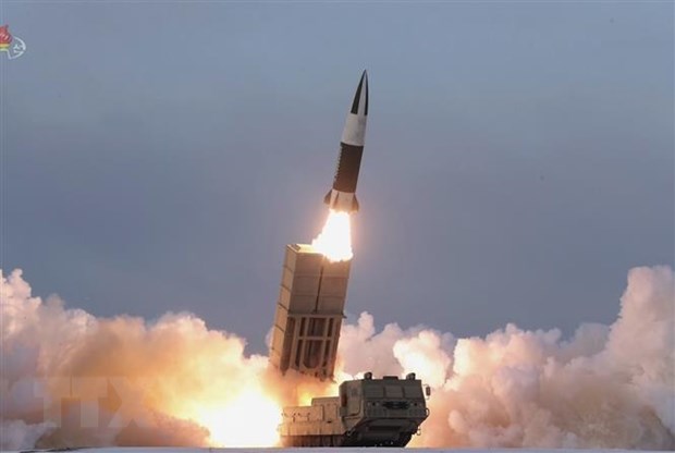 Hình ảnh vụ phóng tên lửa dẫn đường chiến thuật của Triều Tiên ngày 17/1. (Ảnh: Yonhap/TTXVN)