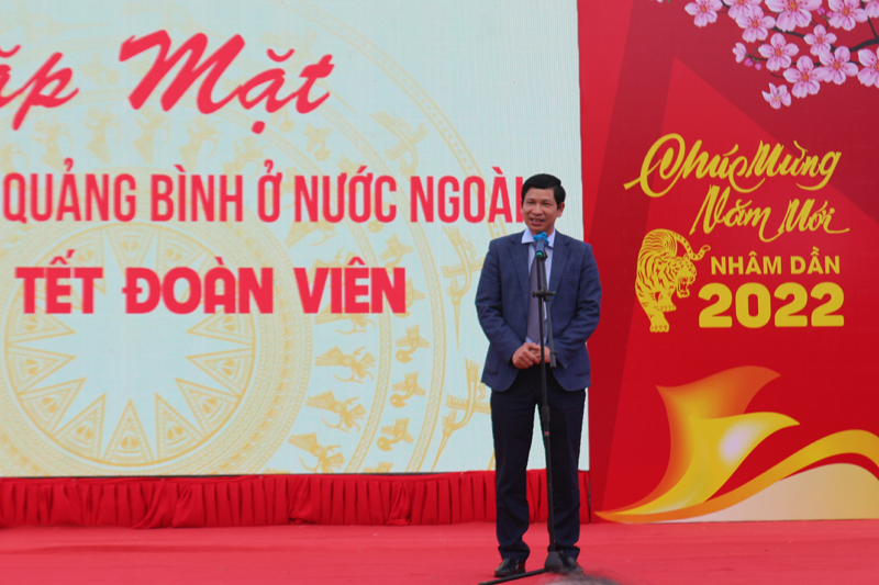 Đồng chí Phó Chủ tịch UBND tỉnh Hồ An Phong phát biểu tại buổi gặp mặt.