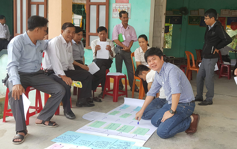 Tiến sỹ Nguyễn Ngọc Huy tham gia các hoạt động lập kế hoạch giảm thiểu rủi ro thiên tai tại Quảng Nam. 