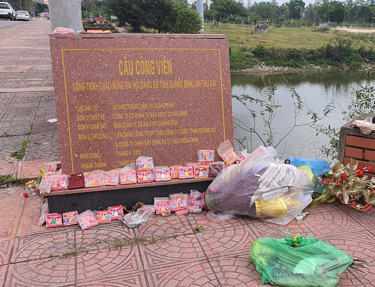 Cảnh tại cầu Công Viên trên đường Trần Quang Khải  