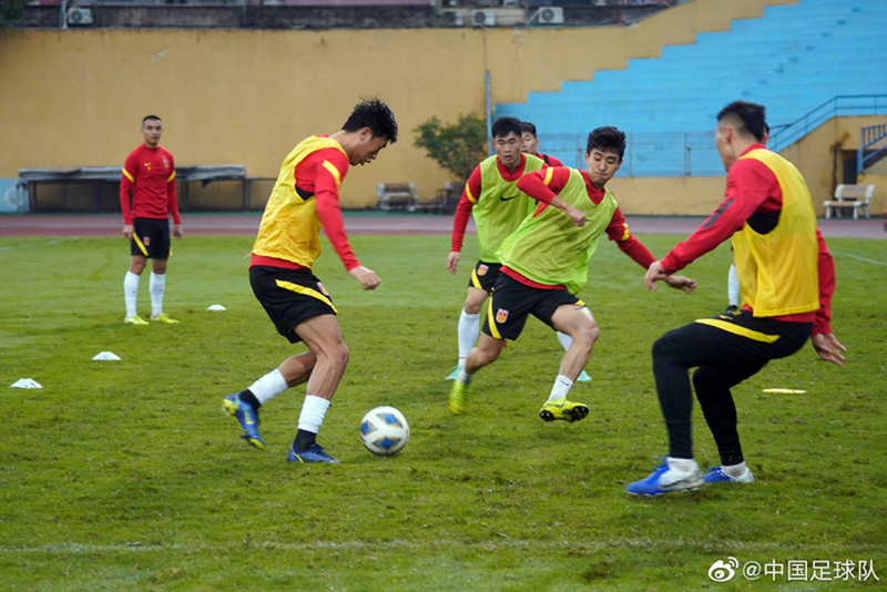 Các cầu thủ Trung Quốc tập luyện chiều 29/1. Ảnh: CFA