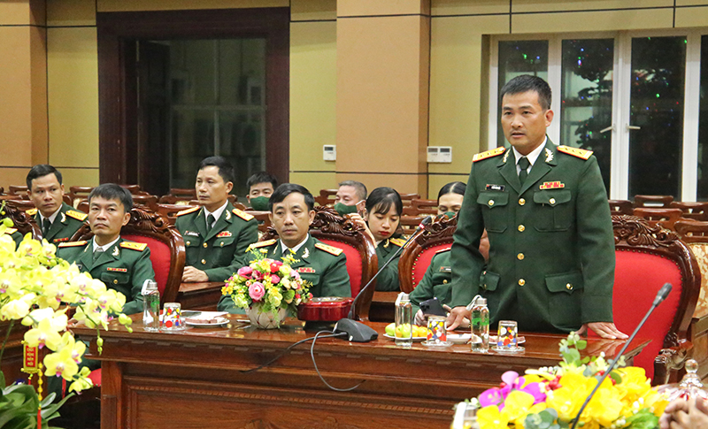   Thượng tá Đoàn Sinh Hòa, Chỉ huy trưởng Bộ Chỉ huy Quân sự tỉnh báo cáo công tác trực sẵn sàng trực chiến của lực lượng vũ trang tỉnh trong dịp tết Nguyên Đán Nhâm Dần năm 2022.