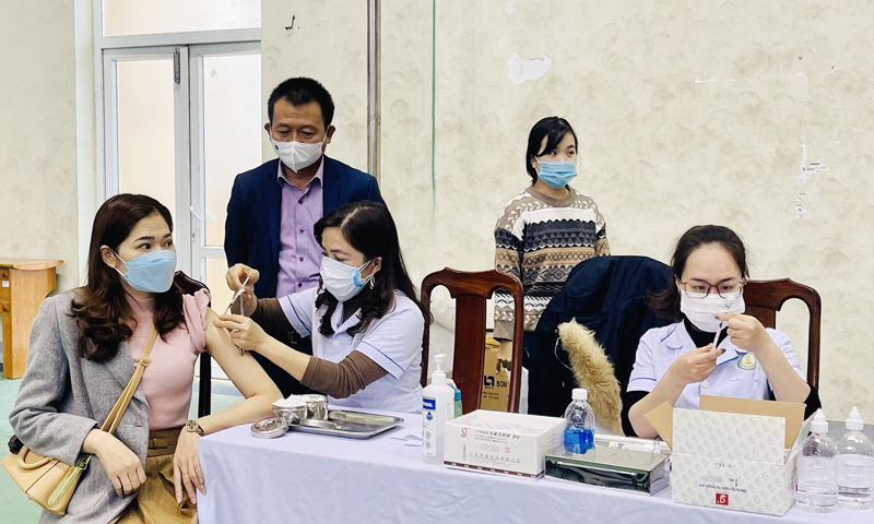 Quảng Bình đẩy mạnh Chiến dịch tiêm vắc xin phòng Covid-19 thần tốc mùa Xuân