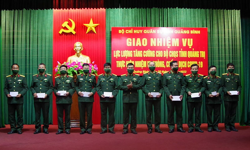 Điều động 30 quân nhân tăng cường cho Bộ CHQS Quảng Trị phòng, chống dịch Covid-19